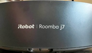 624046013977-iRobot-Roomba-j7-plus-AM-AH-02