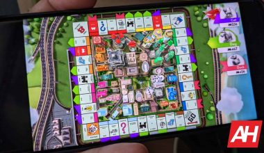 918048592802-AH-Monopoly-game-3